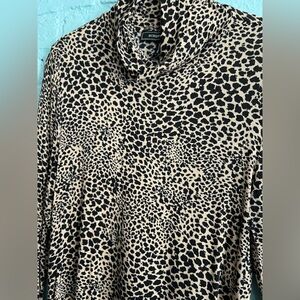 BCBGMaxAzria Printed Turtleneck Top (L)